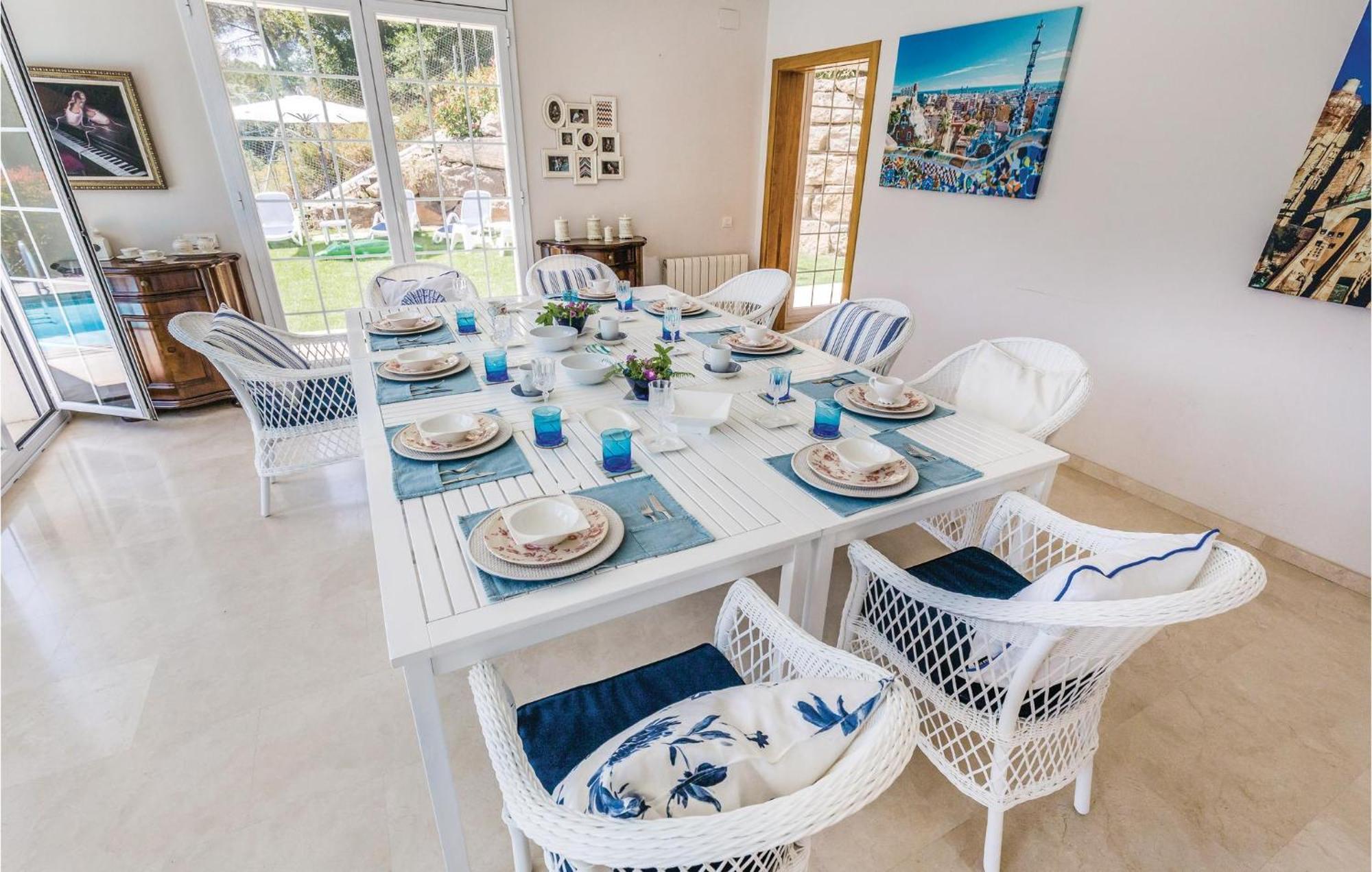 Nice Home In Cabrils With House A Mountain View エクステリア 写真