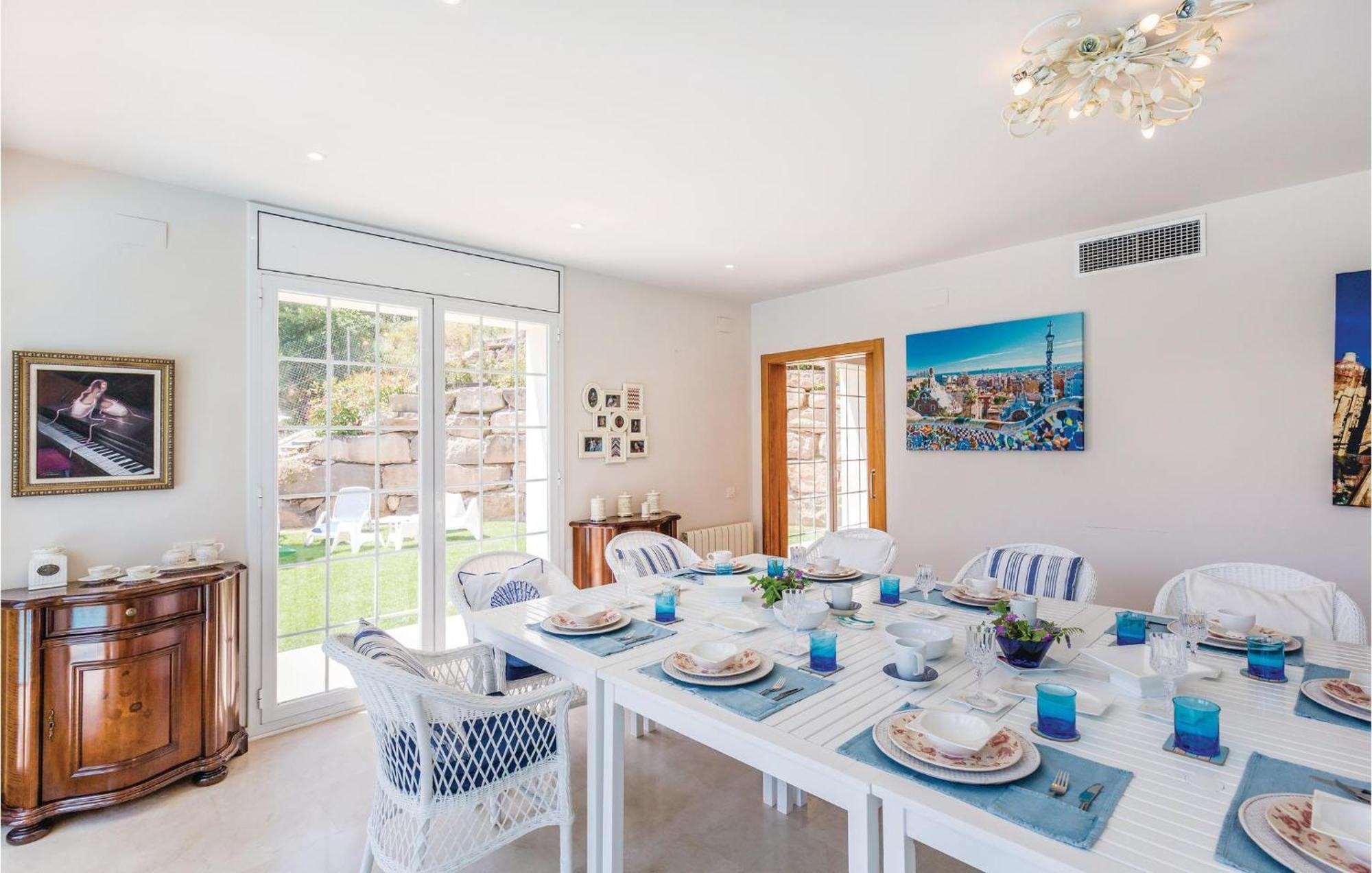 Nice Home In Cabrils With House A Mountain View エクステリア 写真