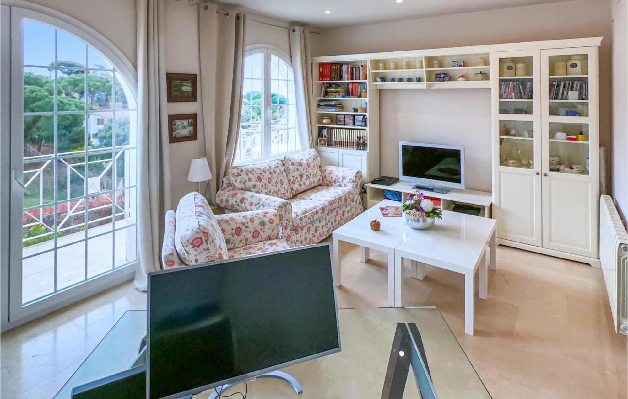 Nice Home In Cabrils With House A Mountain View エクステリア 写真