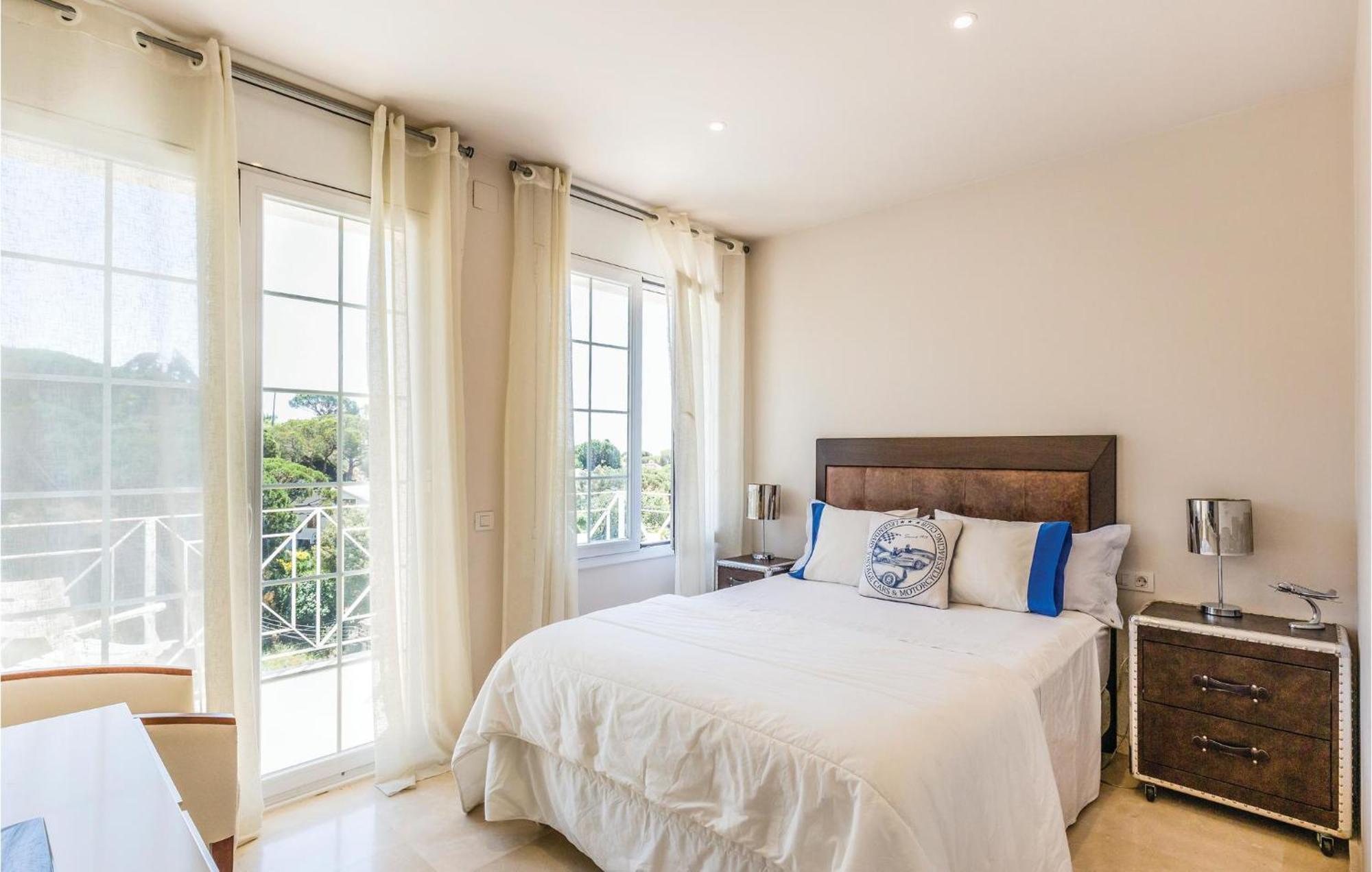 Nice Home In Cabrils With House A Mountain View エクステリア 写真