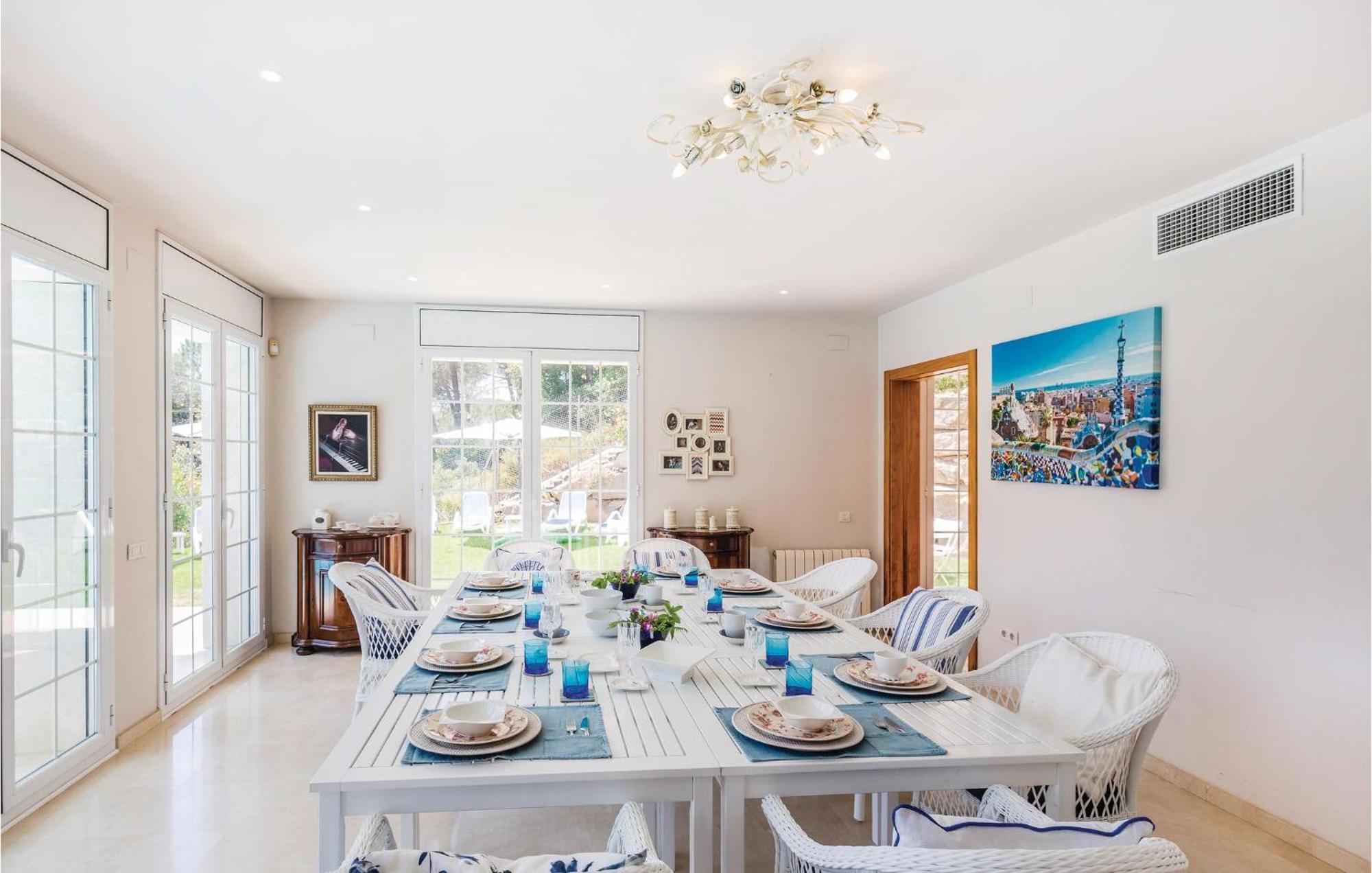 Nice Home In Cabrils With House A Mountain View エクステリア 写真